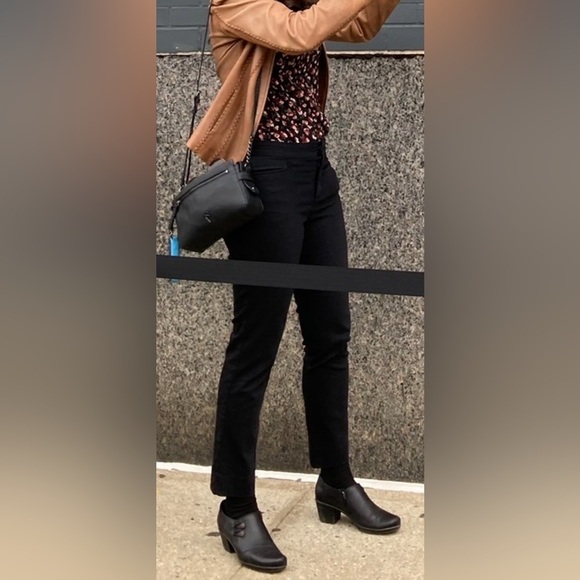 Chaps Dark Black Slacks. Size 10. - Picture 4 of 4